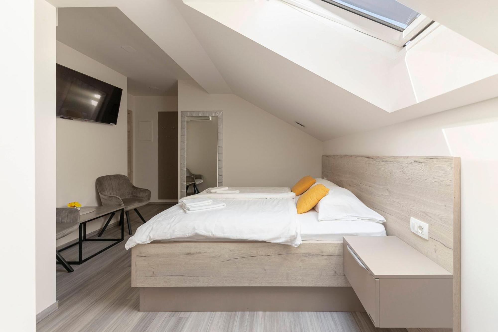 Rooms S Center Slovenske Konjice Exterior foto